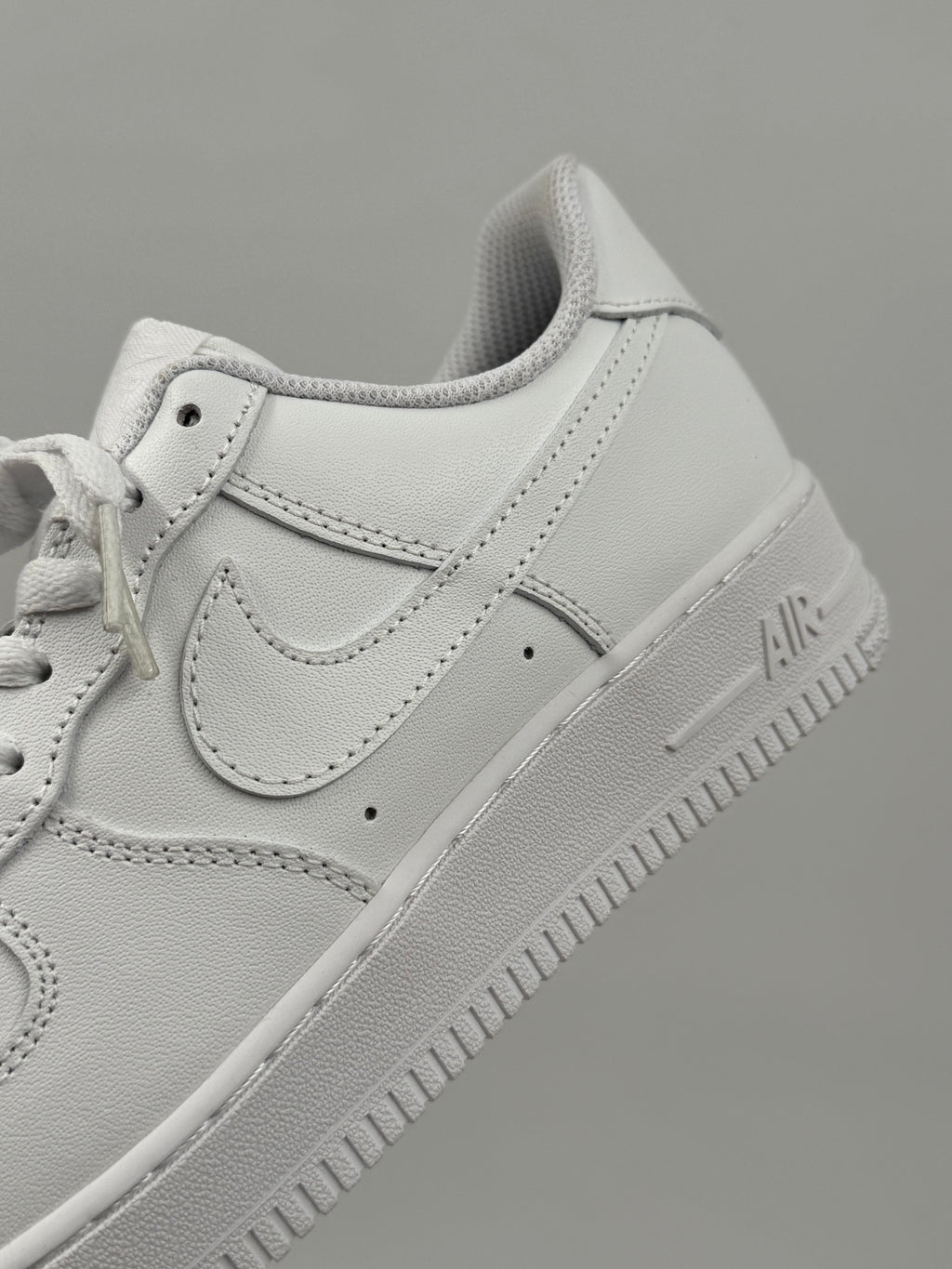 Nike Air Force 1 Triple White