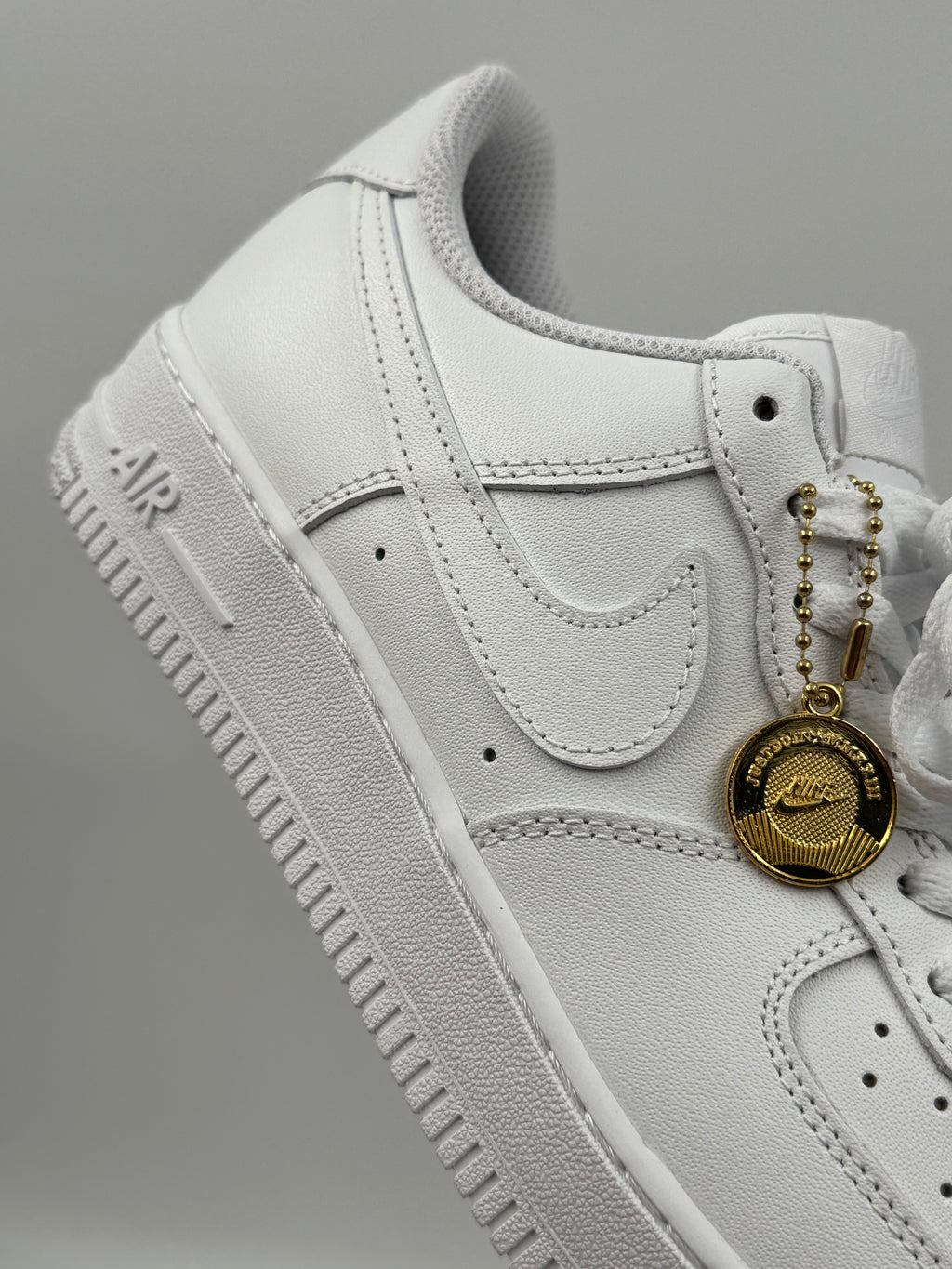 Nike Air Force 1 Triple White