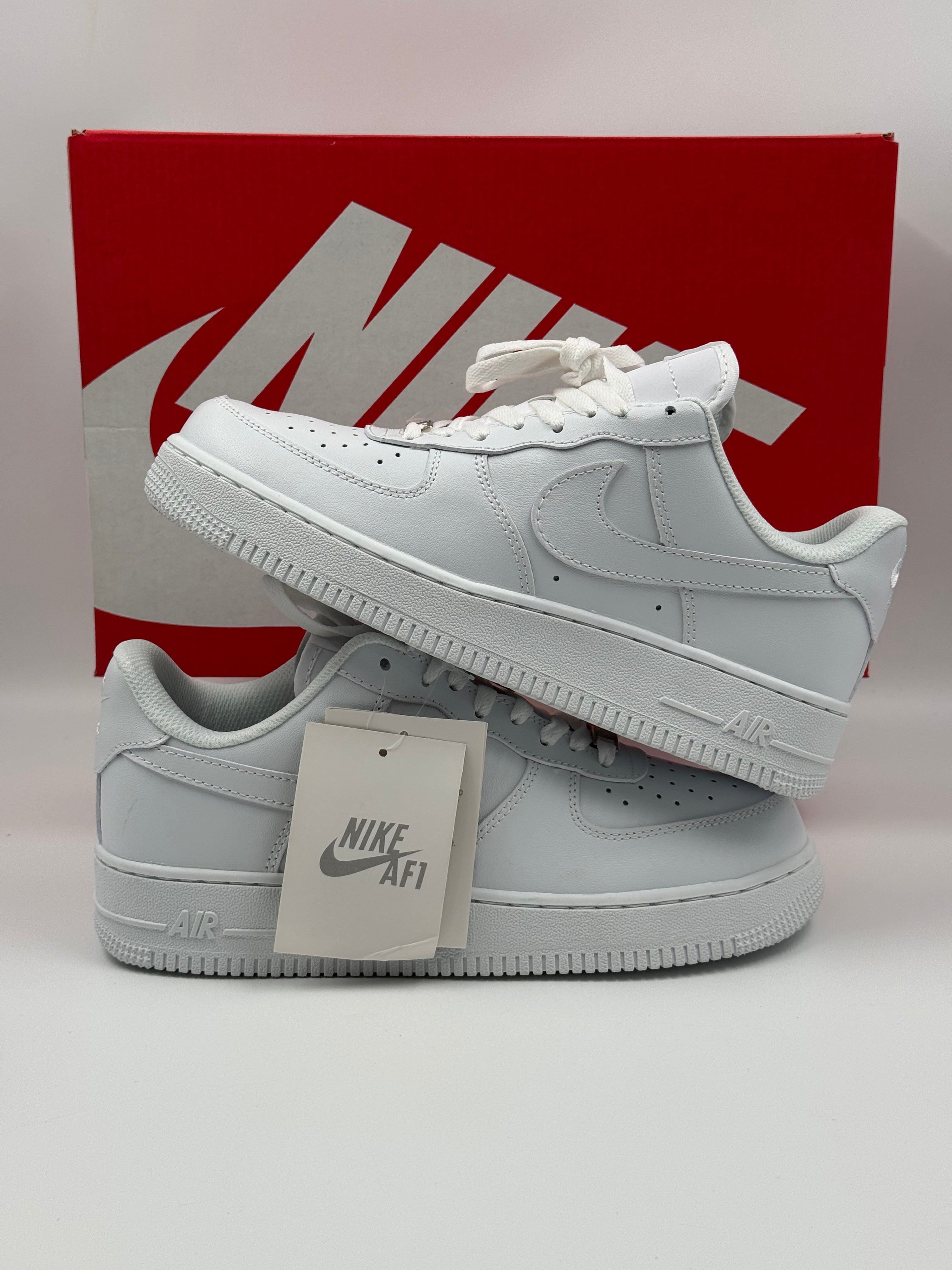 Nike Air Force 1 Triple White