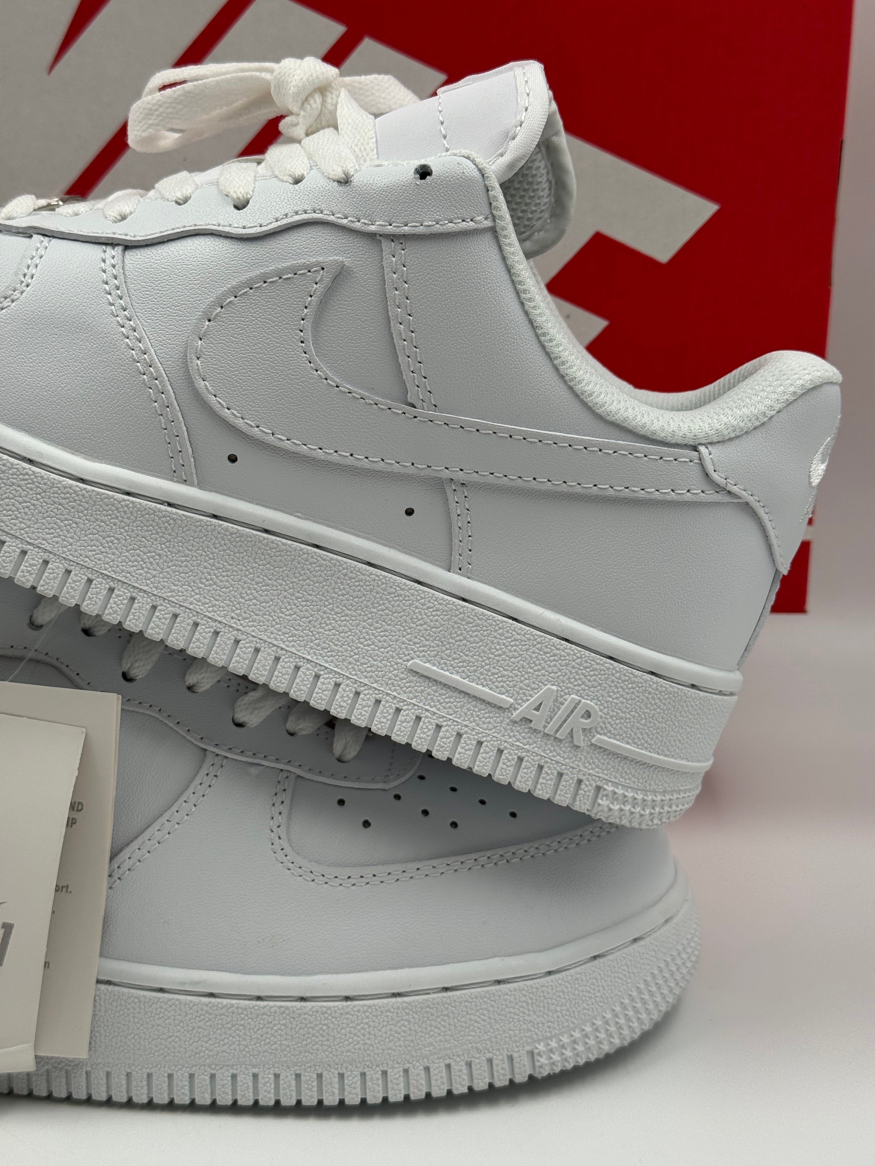 Nike Air Force 1 Triple White