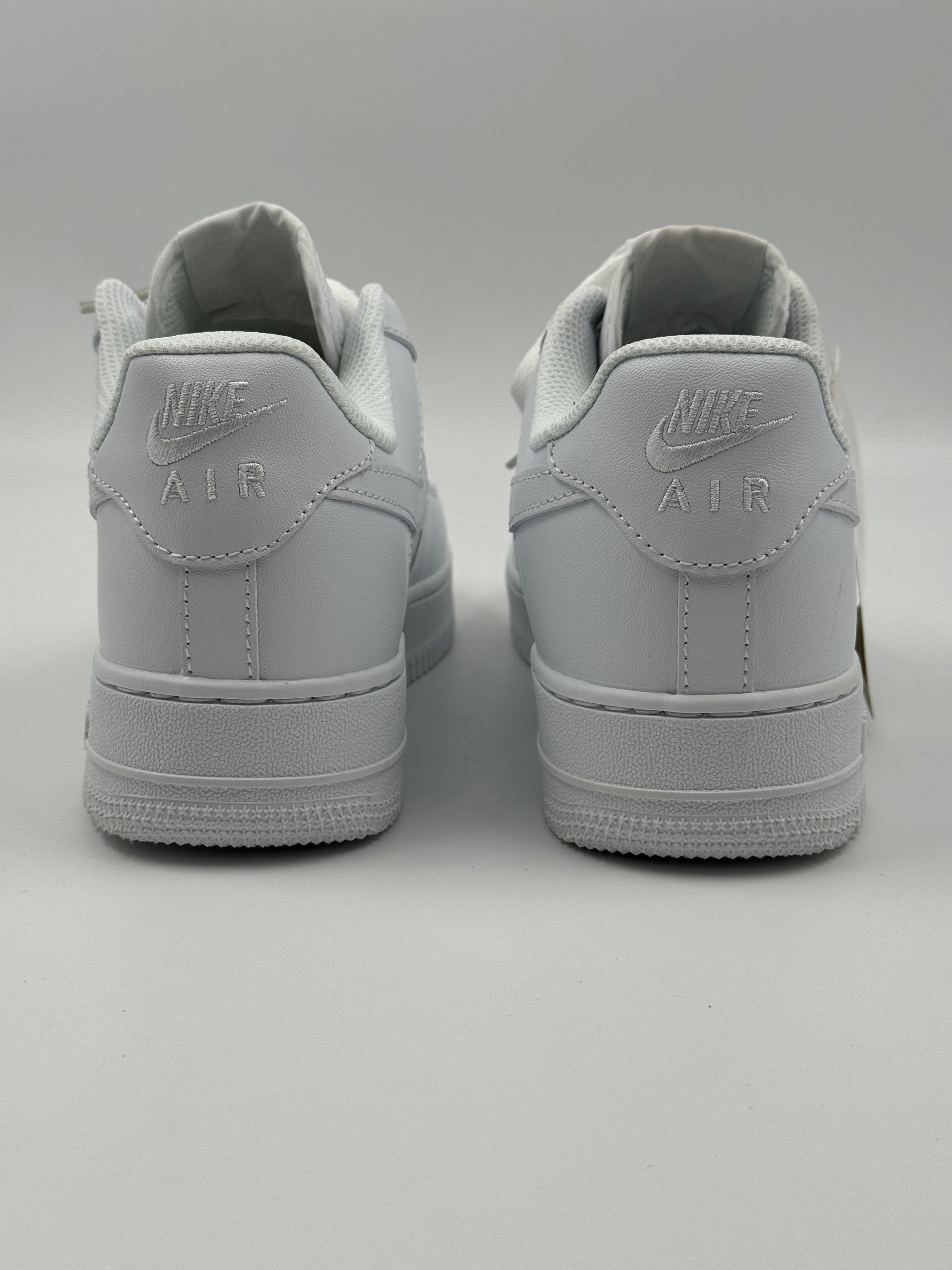 Nike Air Force 1 Triple White