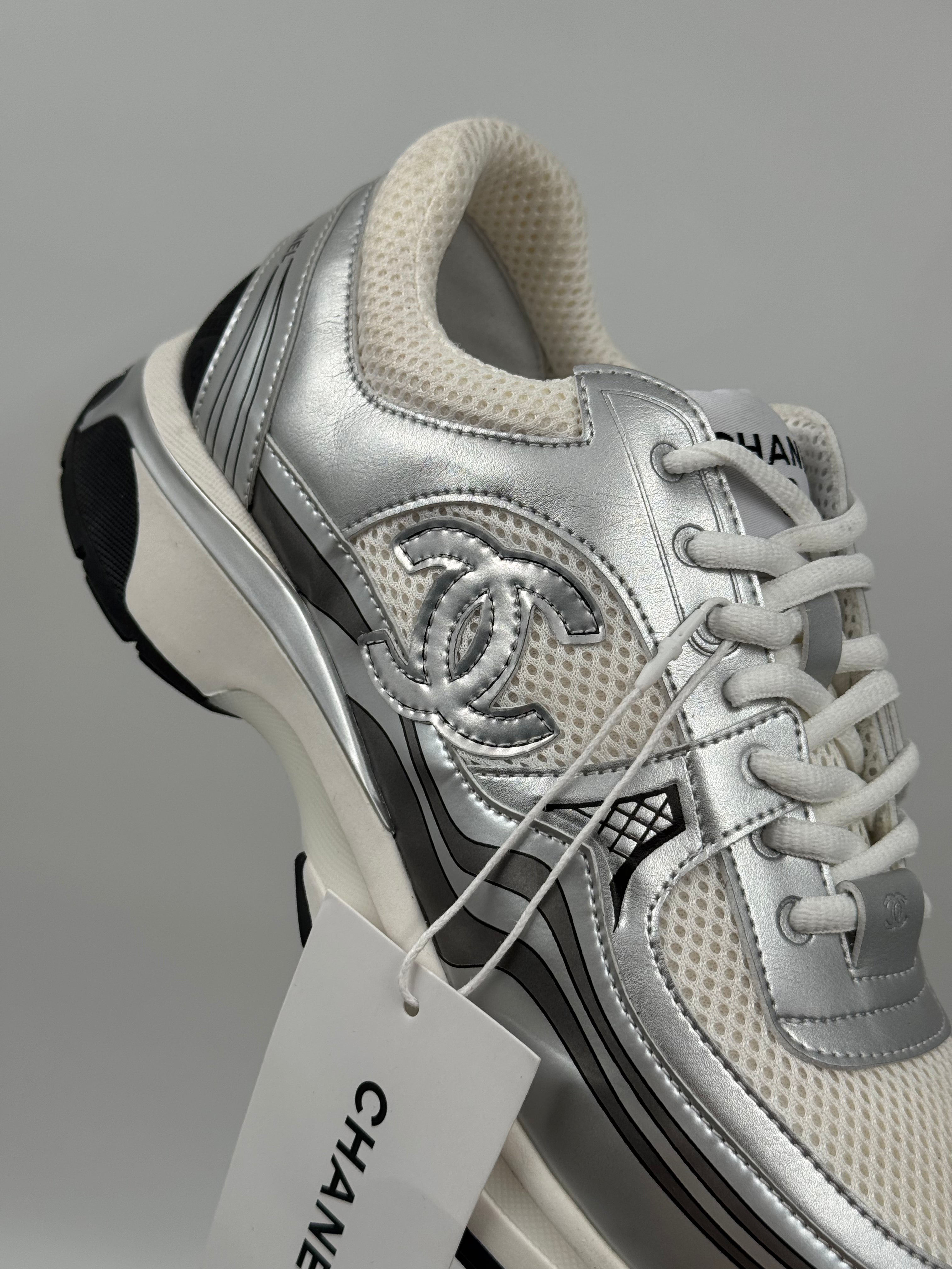 Chanel Runner